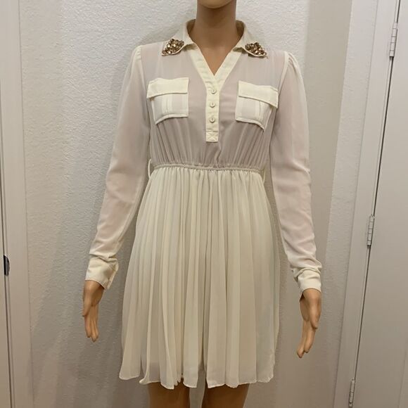 Agaci Gold Studded Collar Sheer Cream Color Front Button Pocket Roll Sleeve - Picture 2 of 9